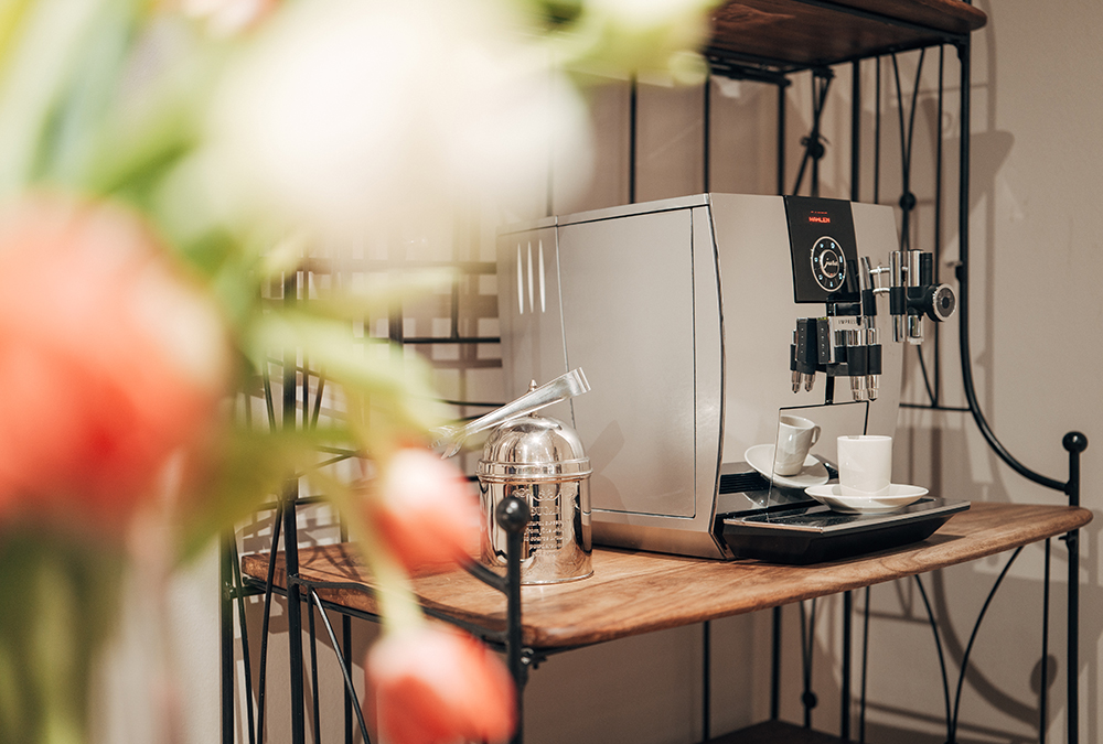 Kurvenhaus aus Hamburg Service